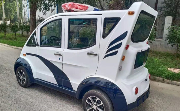 加查警用巡逻车